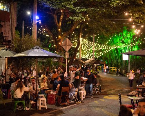 FotografoFoto Alcaldía de Medellín:Piloto de horarios en bares y discotecas dejó un aumento del 24% de apertura durante los fines de semana.